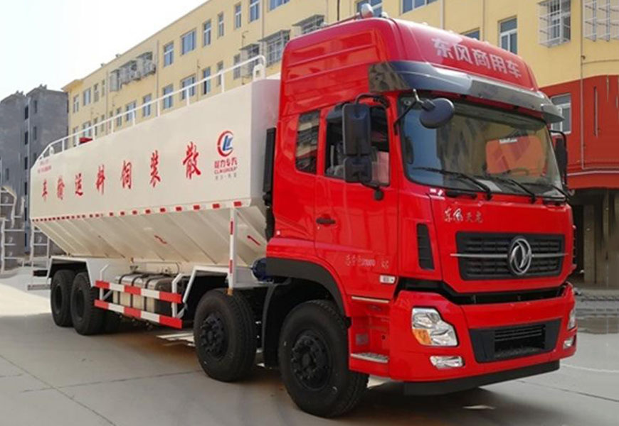 國(guó)六東風(fēng)天龍前四后八40方飼料車(chē)