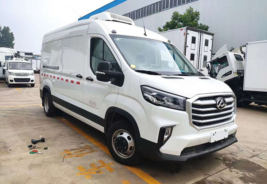 上汽大通V90面包冷藏車(chē)